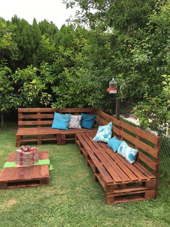 Backyard Seating Ideas: DIY All-Wood Set