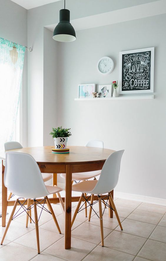 Modern Dining Room: Gorgeous All-White Decor