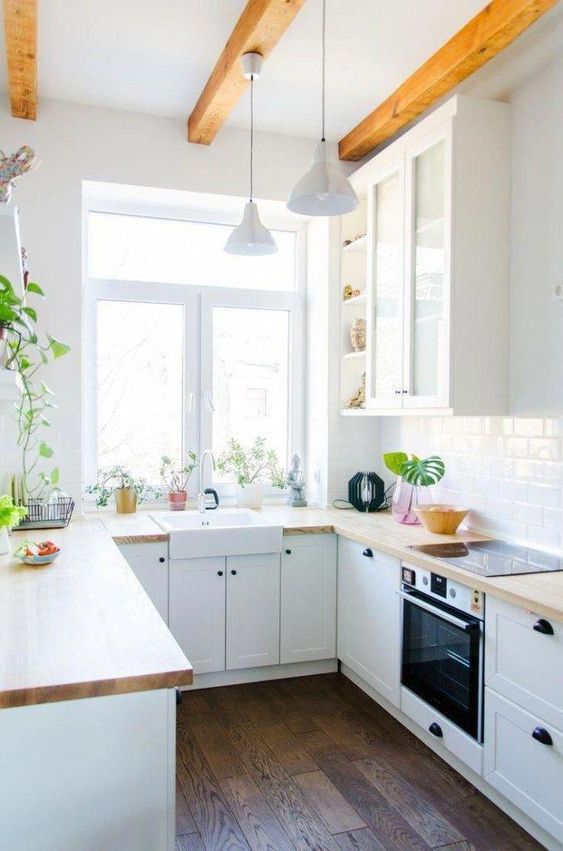 Small Kitchen Ideas: Catchy Rustic Decor