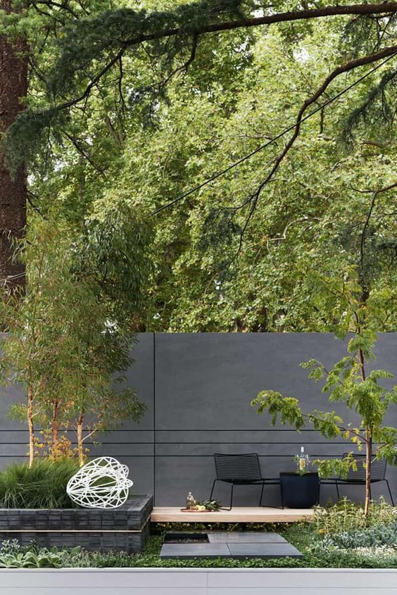 Backyard Fence Ideas: Stylish Modern Design